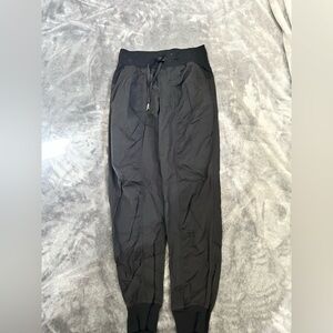 Lululemon-Black dance studio jogger